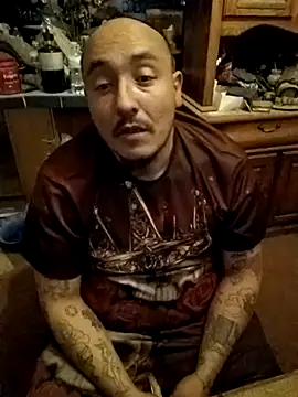 Snapshot of wilsons12 chatting on 12.04.25 wilsons12 online show from 12.04.25