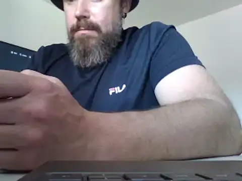 Snapshot of FROL83 chatting on 06.06.26 FROL83 online show from 06.06.26