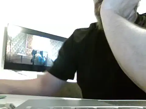 Snapshot of FROL83 chatting on 06.12.26 FROL83 online show from 06.12.26