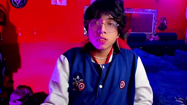 Snapshot of AnggelONfiree chatting on 01.15.25 AnggelONfiree online show from 01.15.25