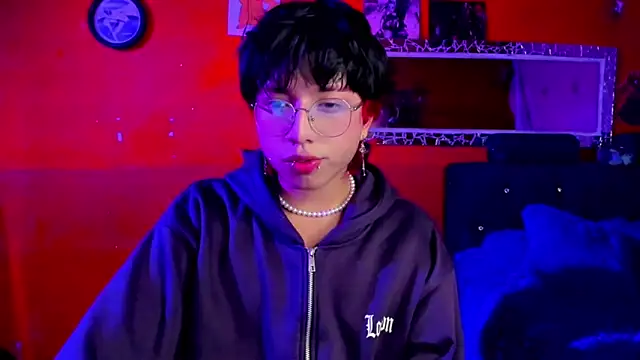 Snapshot of AnggelONfiree chatting on 02.22.25 AnggelONfiree online show from 02.22.25