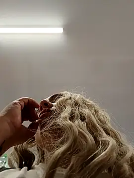 madelaine- online show from 02.28.25