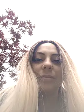 madelaine- online show from 10.05.25