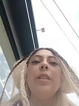 madelaine- online show from 10.21.25