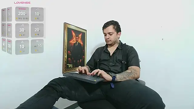 Snapshot of tony_landri chatting on 07.12.26 tony landri online show from 07.12.26