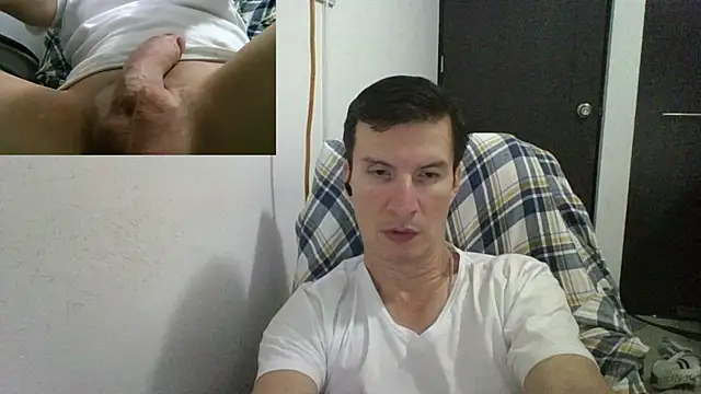 Snapshot of fieryloves chatting on 01.21.25 fieryloves online show from 01.21.25