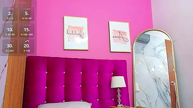 Snapshot of littleebonymommy chatting on 07.23.26 littleebonymommy online show from 07.23.26