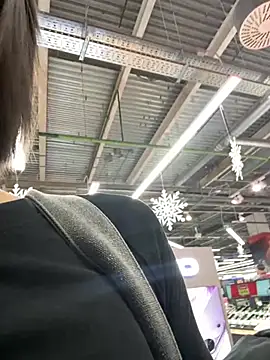 Snapshot of bigbabykiki chatting on 12.14.24 bigbabykiki online show from 12.14.24
