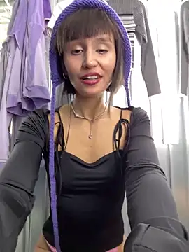Snapshot of bigbabykiki chatting on 12.17.24 bigbabykiki online show from 12.17.24