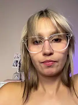 Snapshot of bigbabykiki chatting on 10.01.25 bigbabykiki online show from 10.01.25