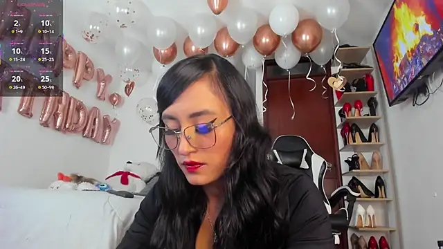 Snapshot of SophieBaker__ chatting on 11.04.25 SophieBaker online show from 11.04.25