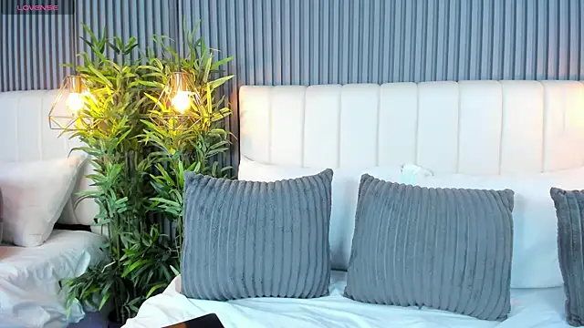 LinaGlam online show from 11.14.25