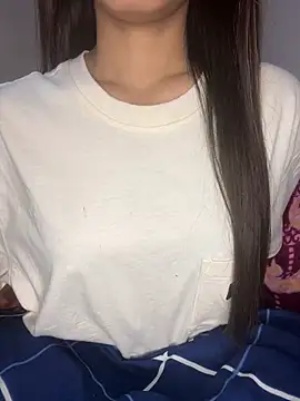 Snapshot of _riyaahahaha_ chatting on 01.11.25  riyaahahaha  online show from 01.11.25