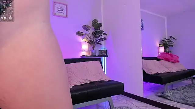 Aixaa charles online show from 02.27.25