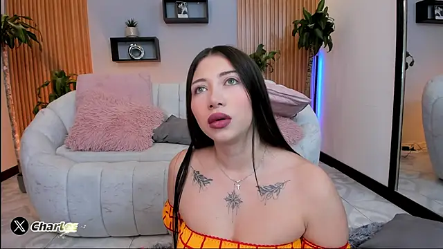 Aixaa charles online show from 10.11.25