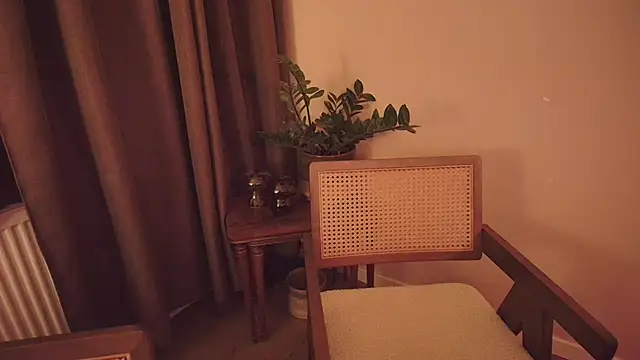 Nina24 online show from 10.25.25