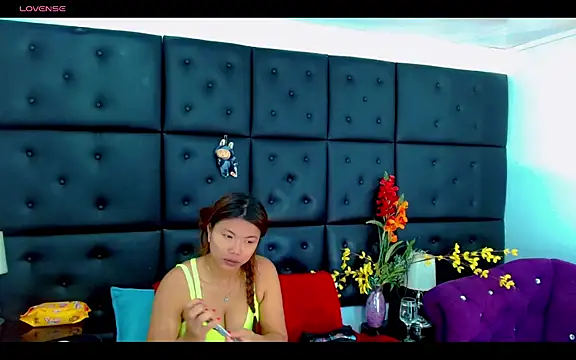 Isalombardi online show from 04.23.26