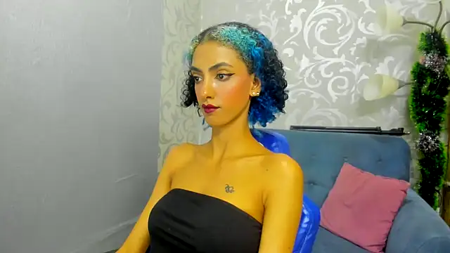 Snapshot of Queen_Cuarxxo chatting on 01.11.25 Queen Cuarxxo online show from 01.11.25