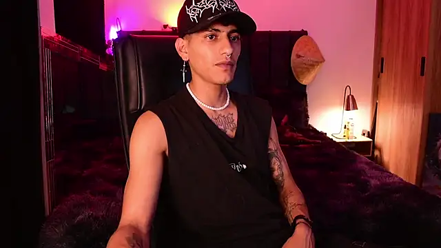 Snapshot of DemonKush-- chatting on 07.04.26 DemonKush-- online show from 07.04.26