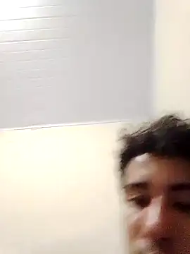 Snapshot of _well_soares chatting on 10.18.25 well soares online show from 10.18.25