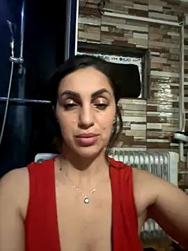 EmaSkyes online show from 12.04.25