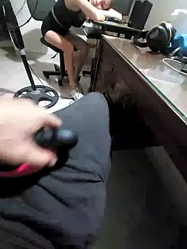 Snapshot of aurelialux chatting on 02.15.25 aurelialux online show from 02.15.25