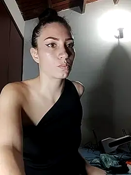 Snapshot of aurelialux chatting on 02.19.25 aurelialux online show from 02.19.25