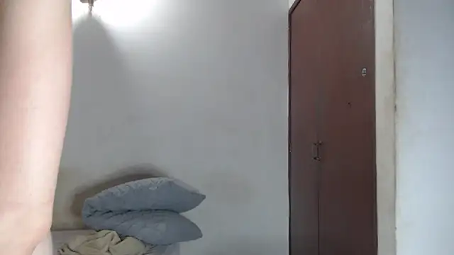 Snapshot of aurelialux chatting on 03.05.25 aurelialux online show from 03.05.25