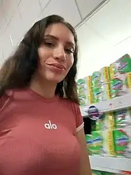 Snapshot of aurelialux chatting on 09.18.25 aurelialux online show from 09.18.25