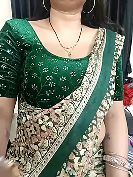 Snapshot of kaamuk_shweta chatting on 02.21.25 kaamuk shweta online show from 02.21.25