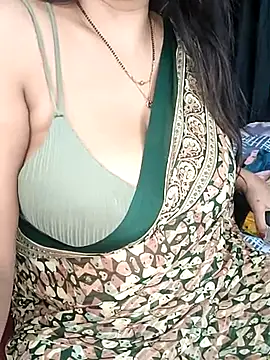 Snapshot of kaamuk_shweta chatting on 02.21.25 kaamuk shweta online show from 02.21.25