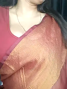 Snapshot of kaamuk_shweta chatting on 03.04.25 kaamuk shweta online show from 03.04.25
