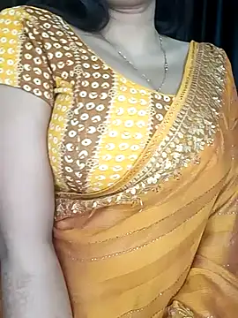 Snapshot of kaamuk_shweta chatting on 03.05.25 kaamuk shweta online show from 03.05.25