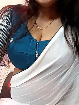 Snapshot of kaamuk_shweta chatting on 03.12.25 kaamuk shweta online show from 03.12.25