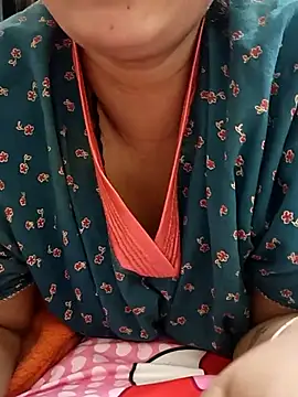 Snapshot of kaamuk_shweta chatting on 03.14.25 kaamuk shweta online show from 03.14.25