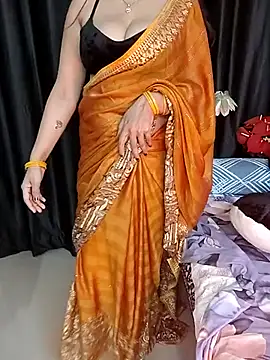 Snapshot of kaamuk_shweta chatting on 09.10.25 kaamuk shweta online show from 09.10.25