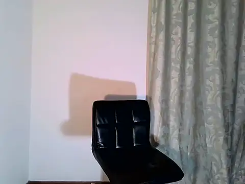 Snapshot of ReginaStar16 chatting on 02.10.25 ReginaStar16 online show from 02.10.25