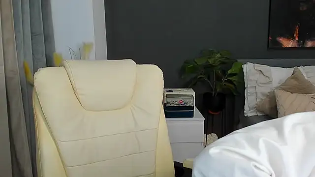 Sonia  Rey online show from 10.28.25