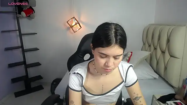 cassiehoward14 online show from 12.03.25