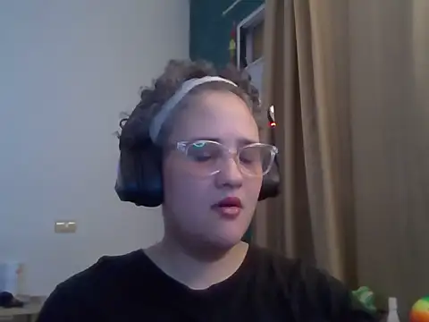 Snapshot of lolalicious_7583 chatting on 01.19.26 lolalicious 7583 online show from 01.19.26