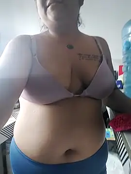 Snapshot of EmpaticBolillo chatting on 02.23.26 EmpaticBolillo online show from 02.23.26