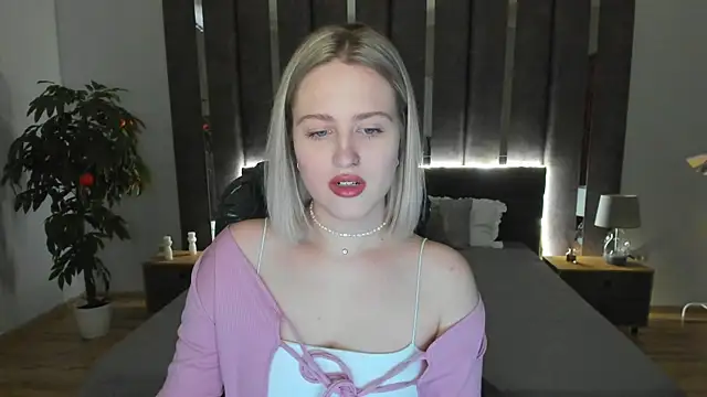 Snapshot of _Sarah_Soul_ chatting on 12.23.24  Sarah Soul  online show from 12.23.24