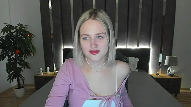 Snapshot of _Sarah_Soul_ chatting on 12.23.24  Sarah Soul  online show from 12.23.24