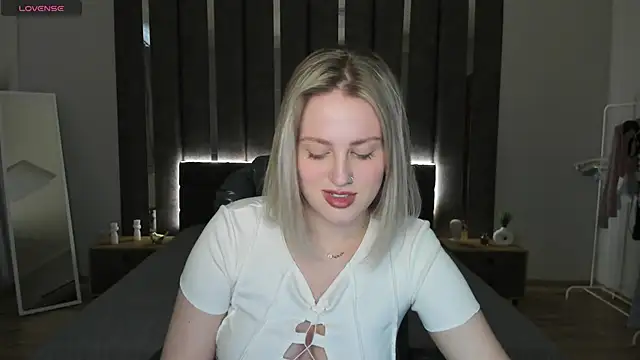 Snapshot of _Sarah_Soul_ chatting on 02.05.25  Sarah Soul  online show from 02.05.25