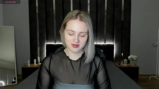 Snapshot of _Sarah_Soul_ chatting on 02.13.25  Sarah Soul  online show from 02.13.25