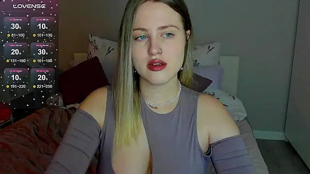 Snapshot of _Sarah_Soul_ chatting on 10.13.25  Sarah Soul  online show from 10.13.25