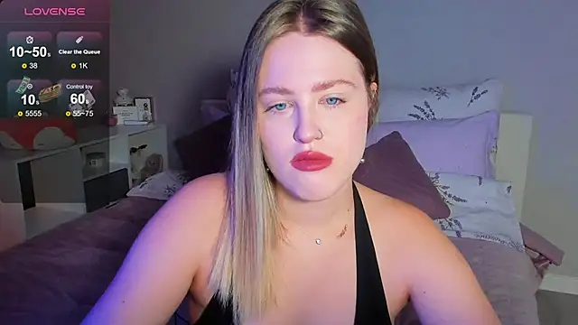 Snapshot of _Sarah_Soul_ chatting on 10.24.25  Sarah Soul  online show from 10.24.25