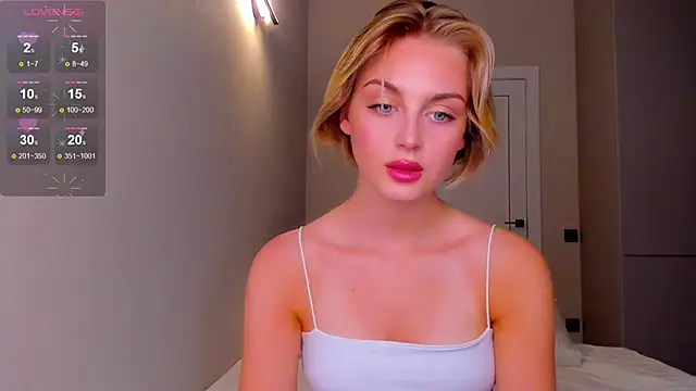 Snapshot of pretty_girlnextdoor chatting on 12.30.24 pretty girlnextdoor online show from 12.30.24