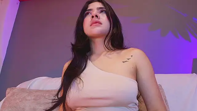 adara johnson   online show from 04.17.26