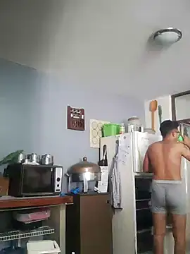 Snapshot of FitGeorge chatting on 11.26.25 FitGeorge online show from 11.26.25